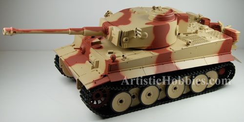 Camouflage red/brown color airbrushed on tank