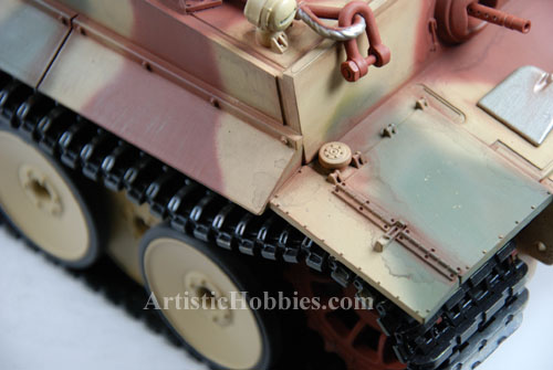 Weathering on front fender of Taigen Tiger I